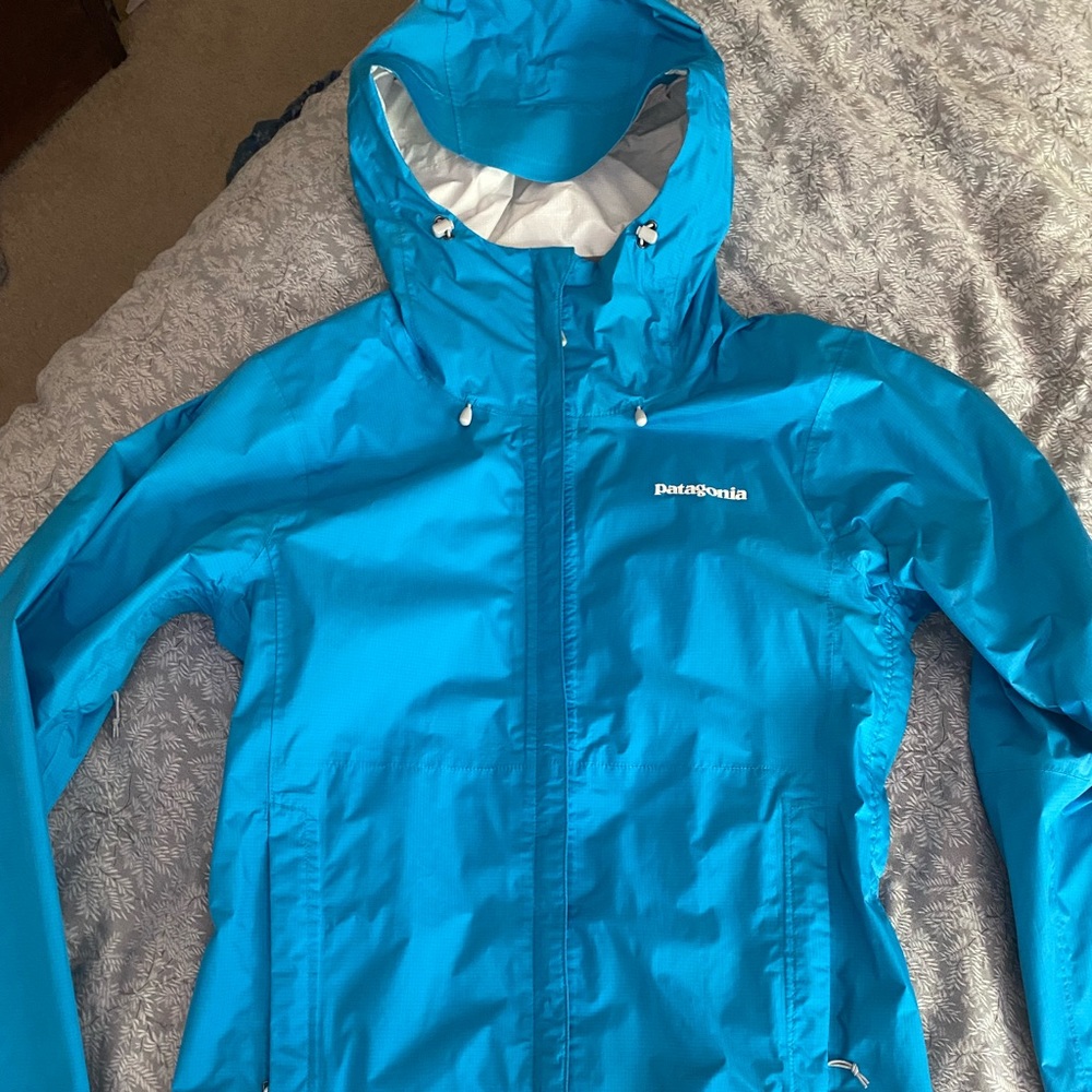 Like new blue Patagonia rain coat